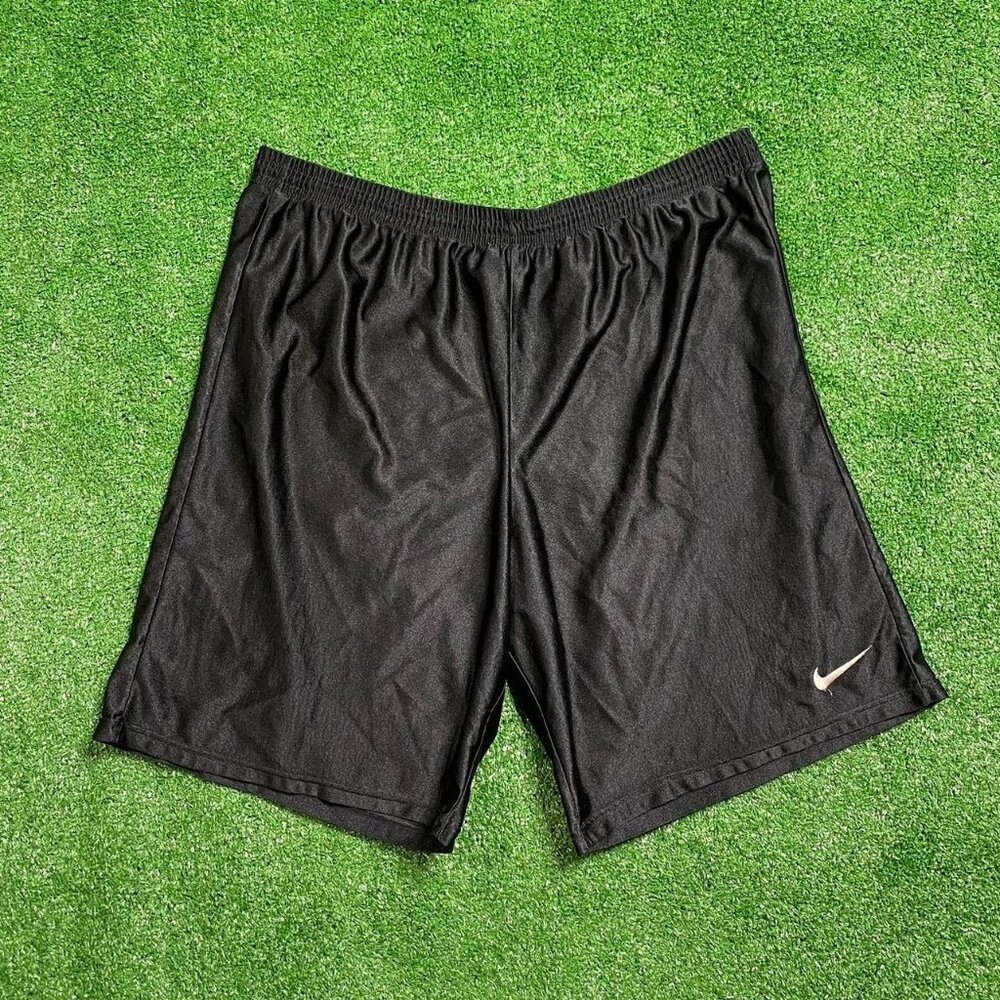 Vintage Y2K Nike swoosh black athletic basketball shorts